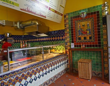 mexicky-fastfood-Burrito-Loco-rucne-malovane-obklady-La-Lagartija-01